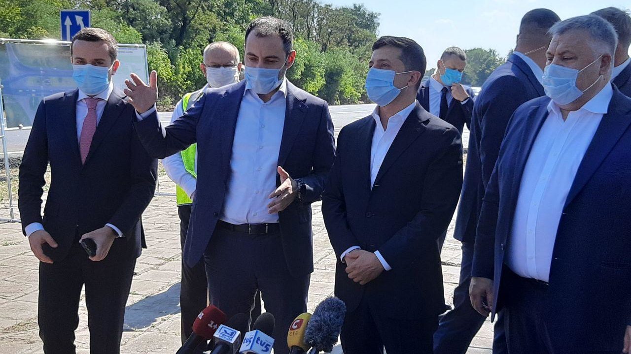 Взвешивать фуры на дорогах будет СБУ: об этом сообщил Зеленский вовремя визита в Запорожье (ВИДЕО)
