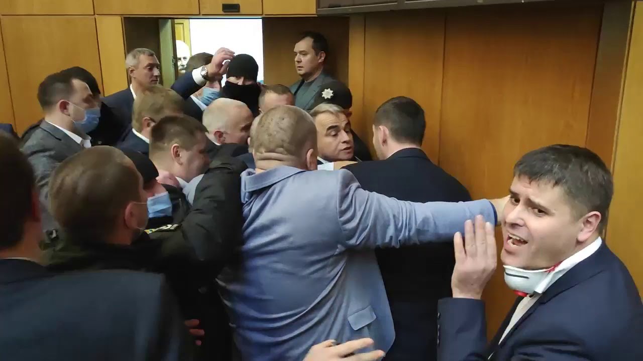 Колесниченко крадет бюллетени